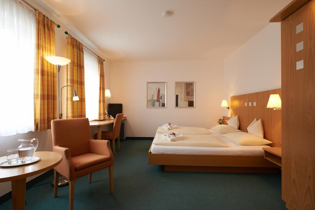 Hotel Klughardt Нюрнберг Стая снимка